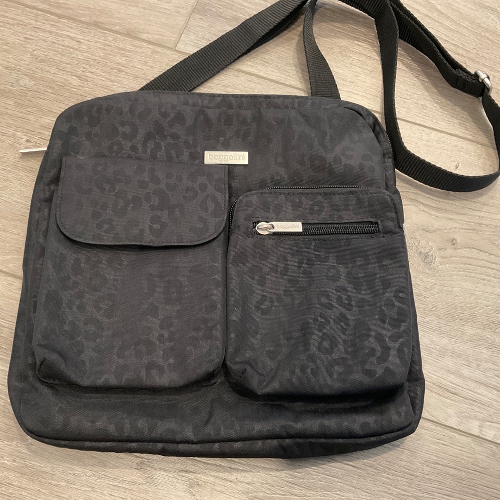 Baggallni Crossbody Black Animal Print Lightweight